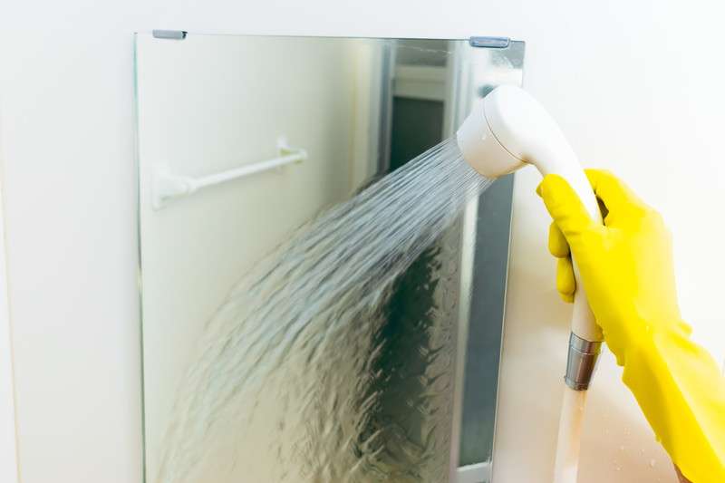 浴室の鏡の掃除方法